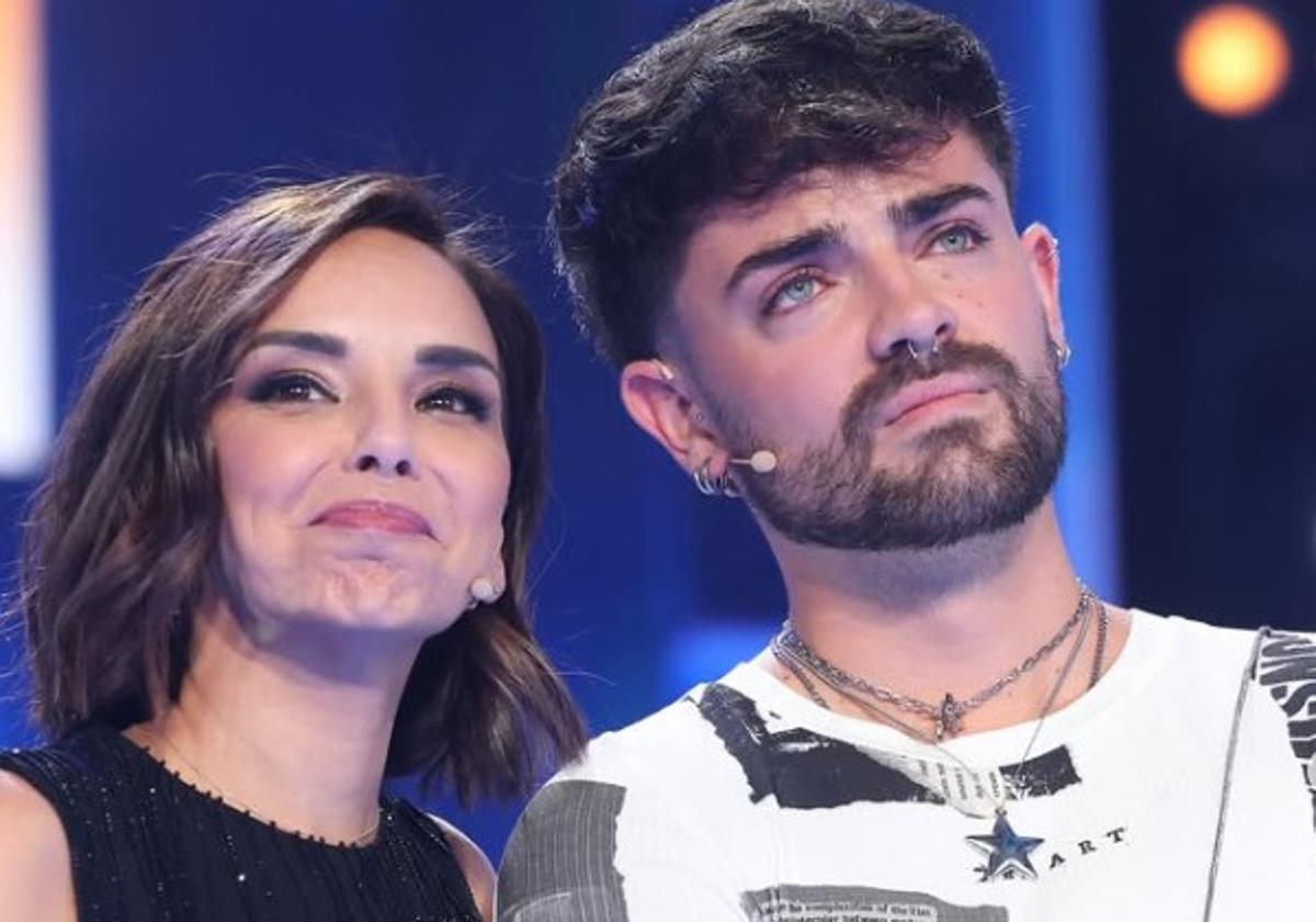 Chenoa, junto al vallisoletano Iván Rojo, tras conocer su expulsión del programa.